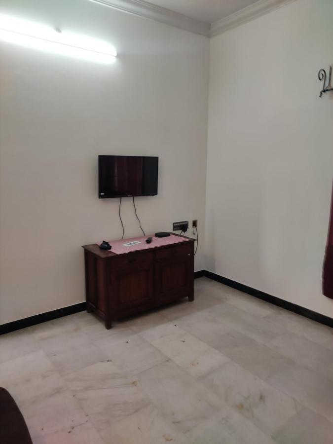 Villa Souhayl Homestay 퐁디셰리 외부 사진